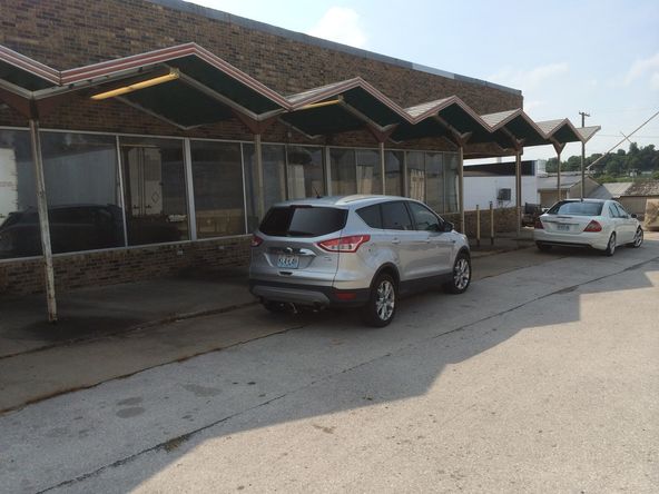 105 W Broadway St, Monett, MO 65708